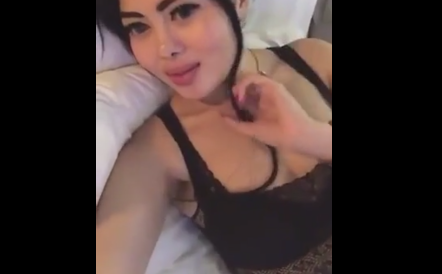 Tante Live Tobrut Pake Kebaya Mirip Nyonya Inces