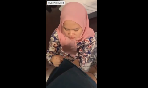 Jonny Dicium Penuh Gairah Oleh Gadis Pemersatu Bangsa